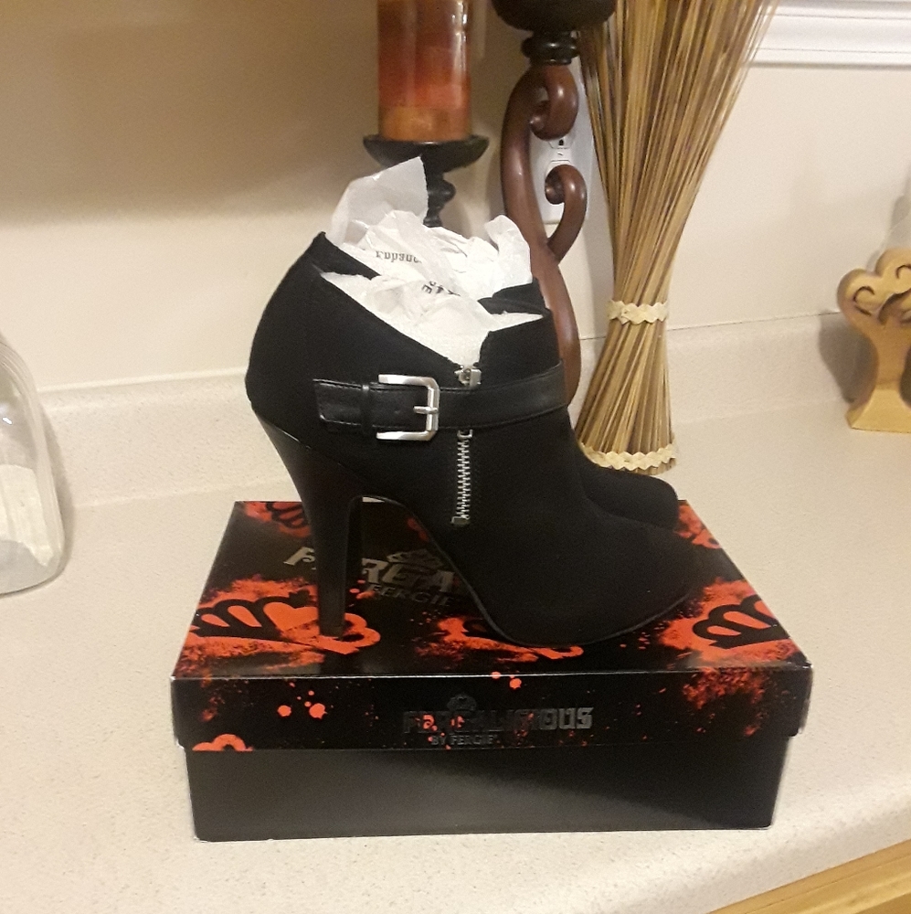 Booties - Picture 5 of 5